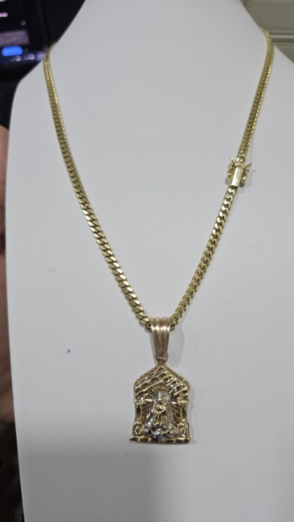 Cuban Link Solid 4mmx22 10K Dije Virgen 3D